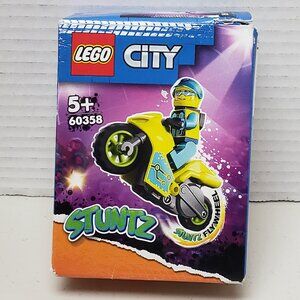 LEGO CITY Stuntz 60358 Cyber Stunt Bike